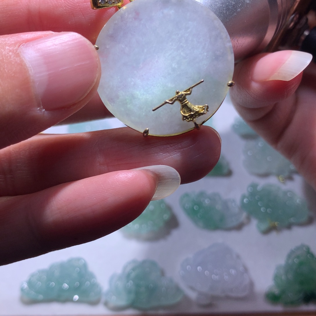 翡翠未镶嵌颈饰大圣归来