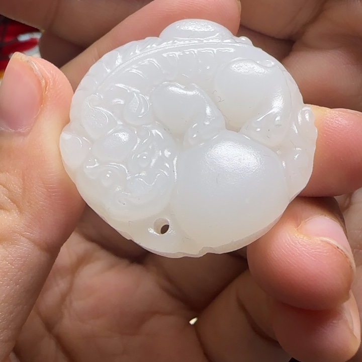 新疆老料且末山料貔貅吊坠