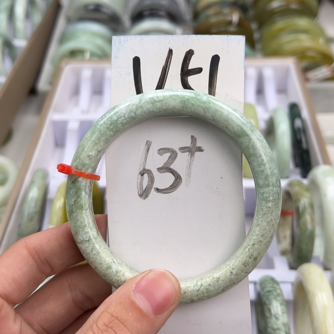 岫玉手镯未镶嵌天然岫玉