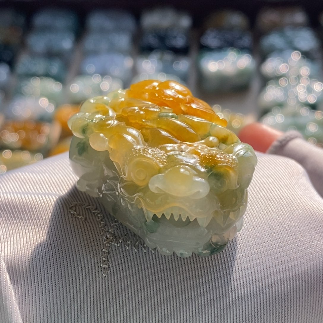 翡翠未镶嵌颈饰天然翡翠貔貅吊坠