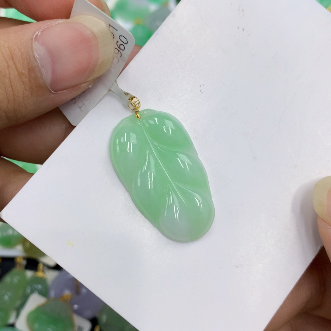 颈饰18K金镶嵌翡翠翡翠