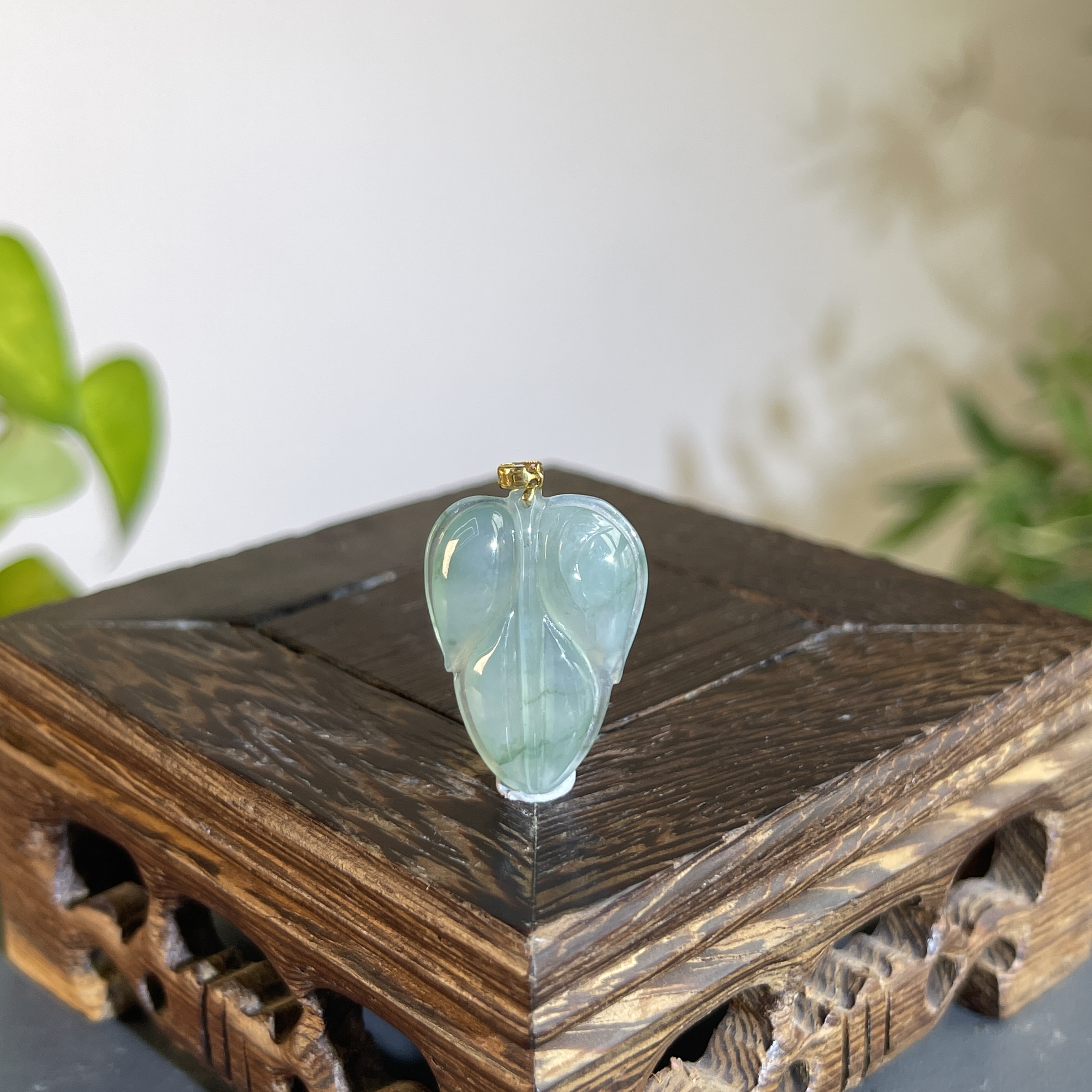 JXW11-016 天然缅甸A货翡翠 18K扣头叶子