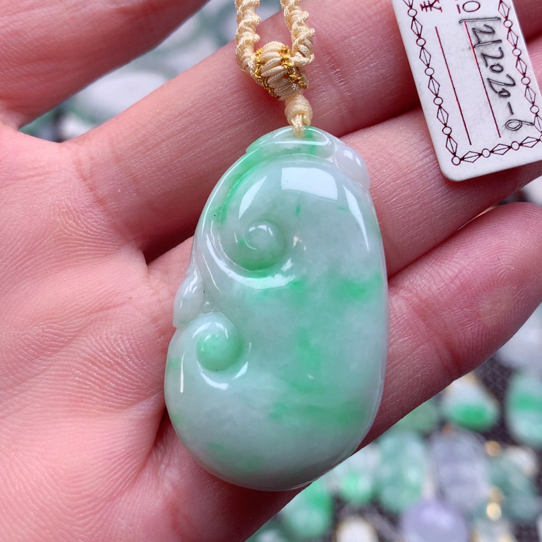 翡翠颈饰未镶嵌翡翠吊坠
