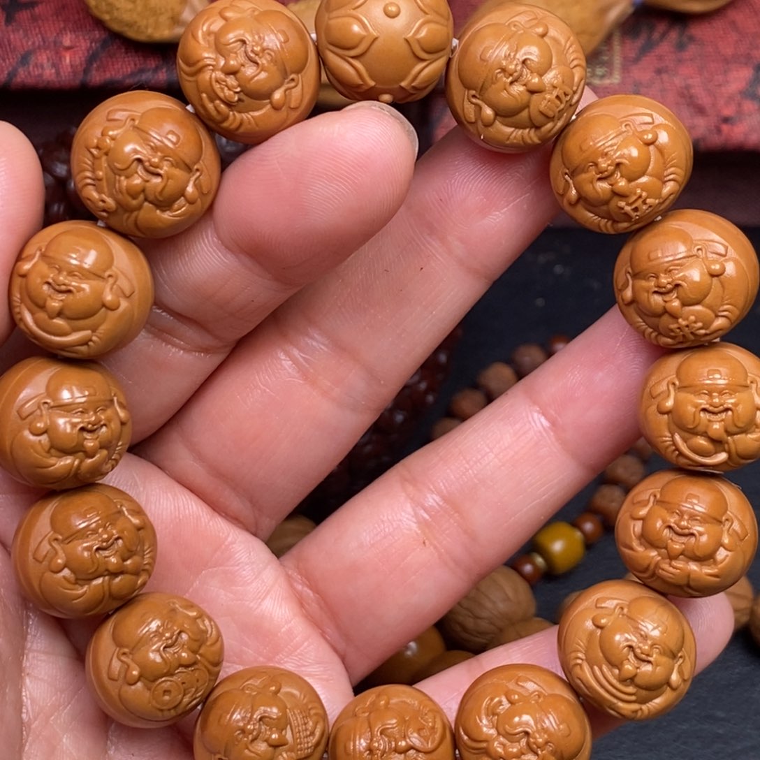 吊坠猴头核桃橄榄核雕