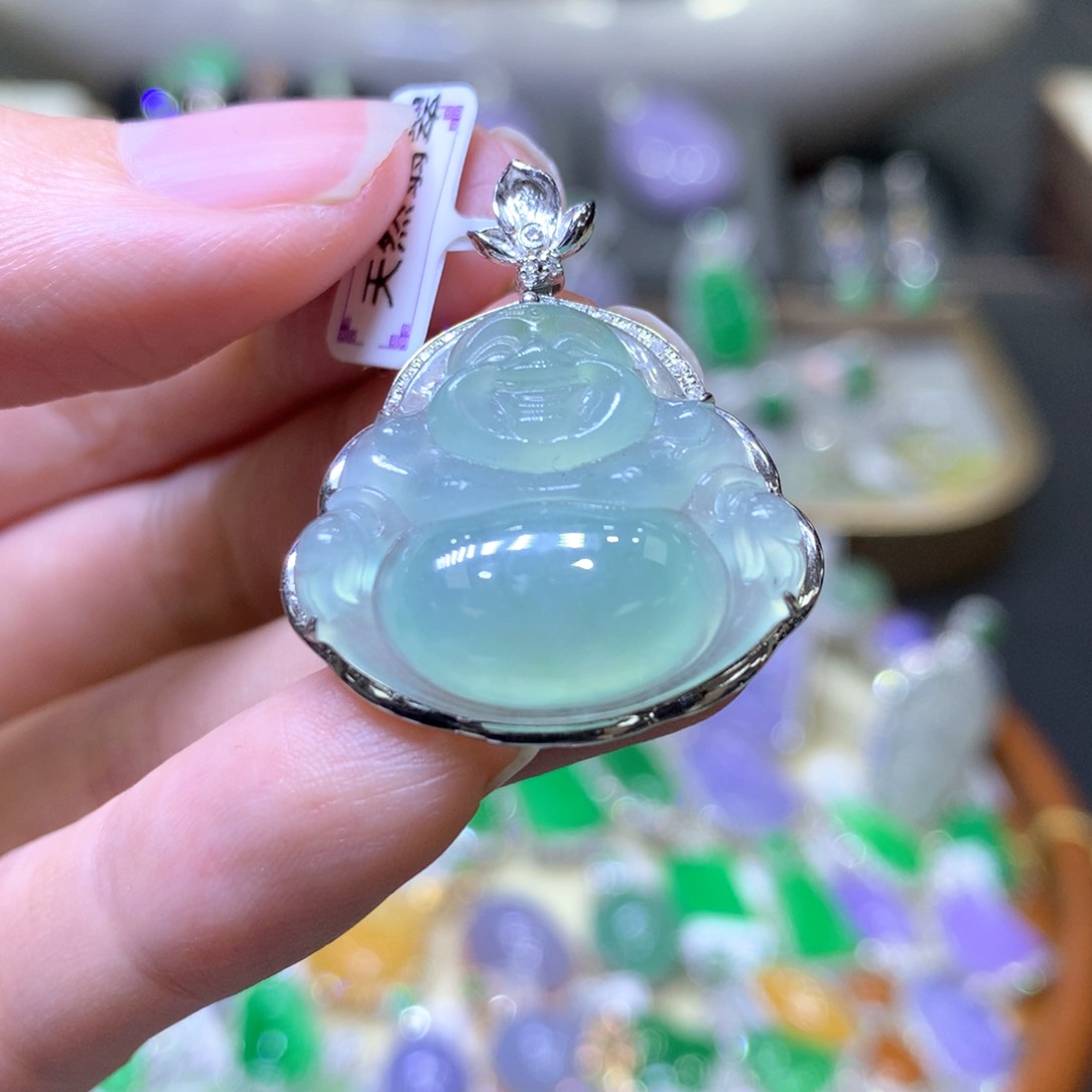 【闪购商品】翡翠颈饰18K金镶嵌翡翠吊坠项链