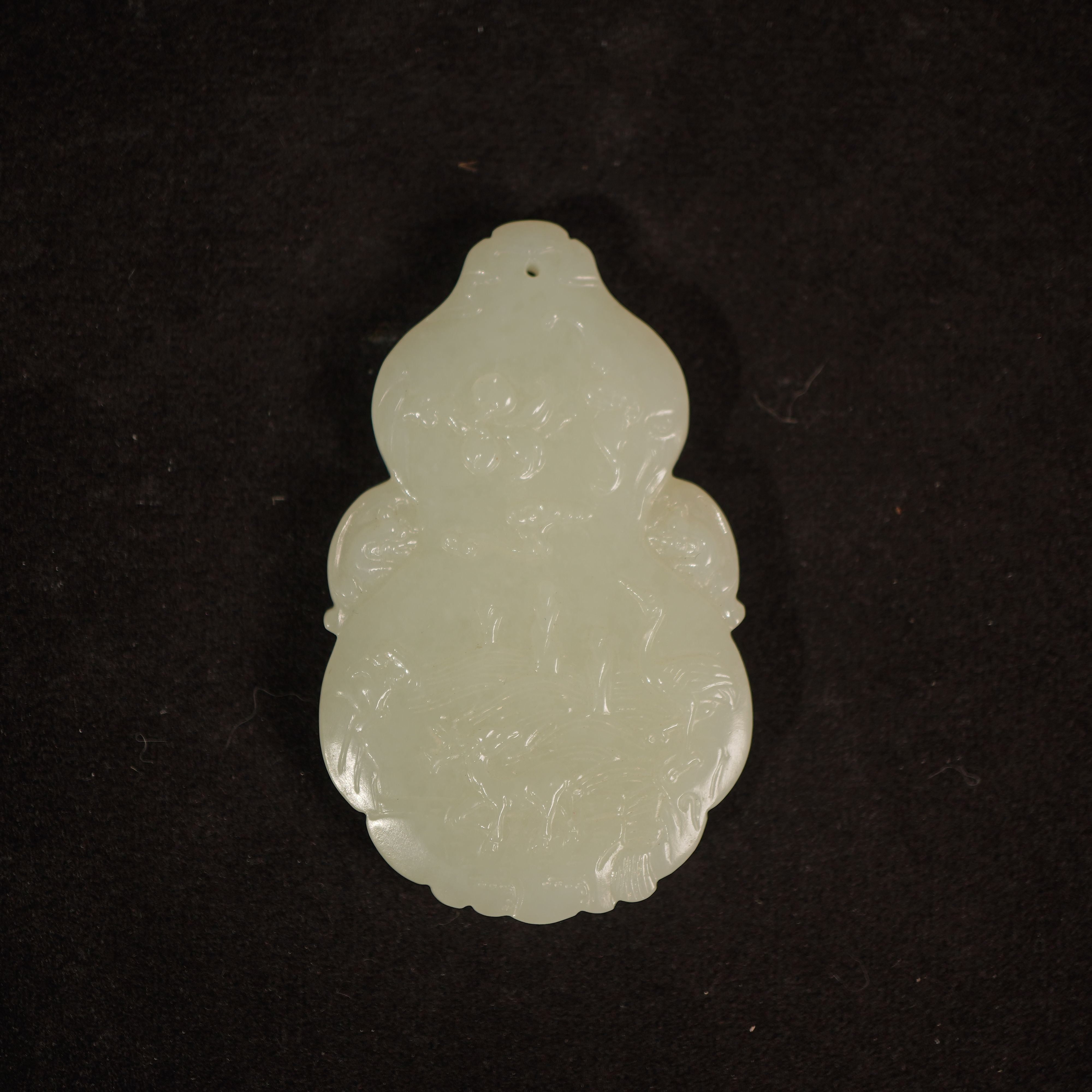 45G94 清 和田玉鹿鹤同春葫芦挂件