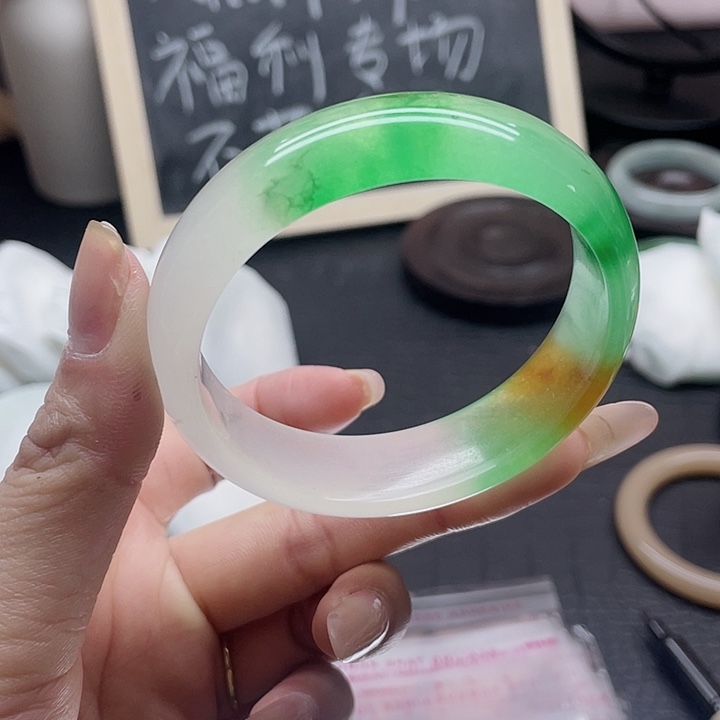 石英岩玉未镶嵌手镯46