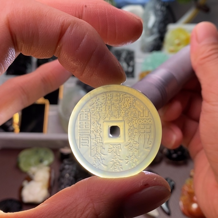 蛇纹石玉颈饰未镶嵌