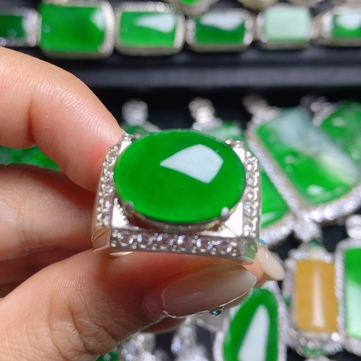 翡翠未镶嵌挂件蛋面