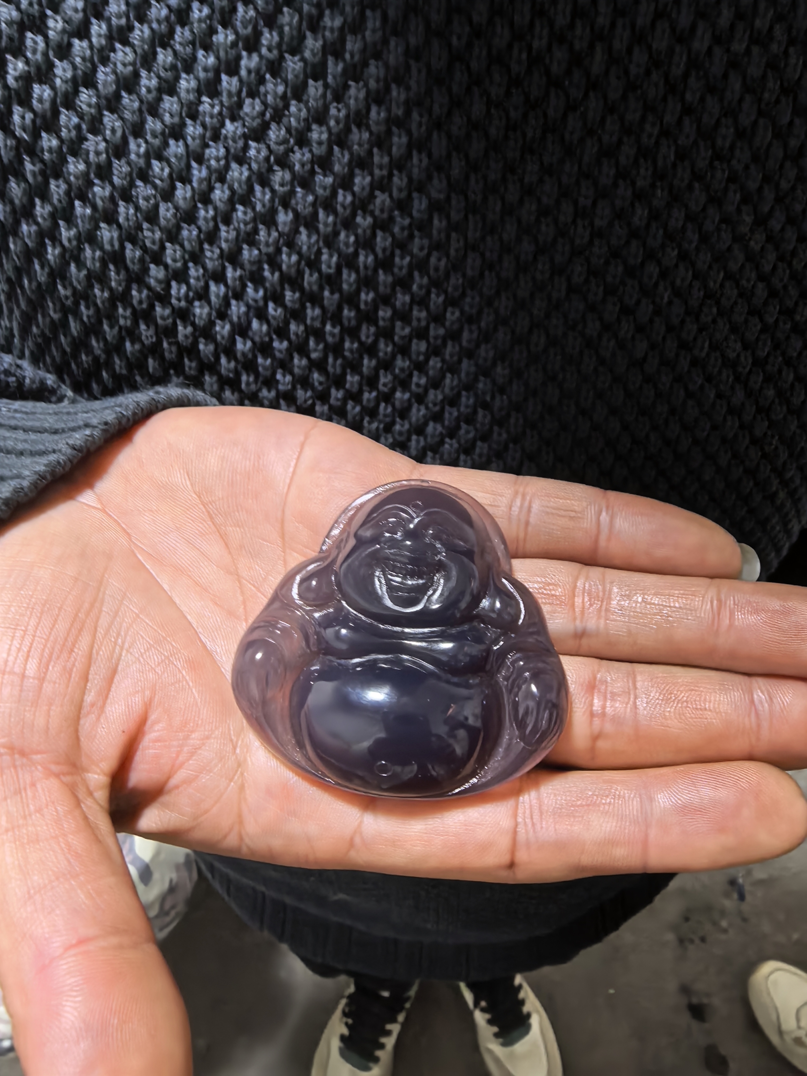 精品冰透烟紫色玉髓雕刻:大肚弥勒佛！