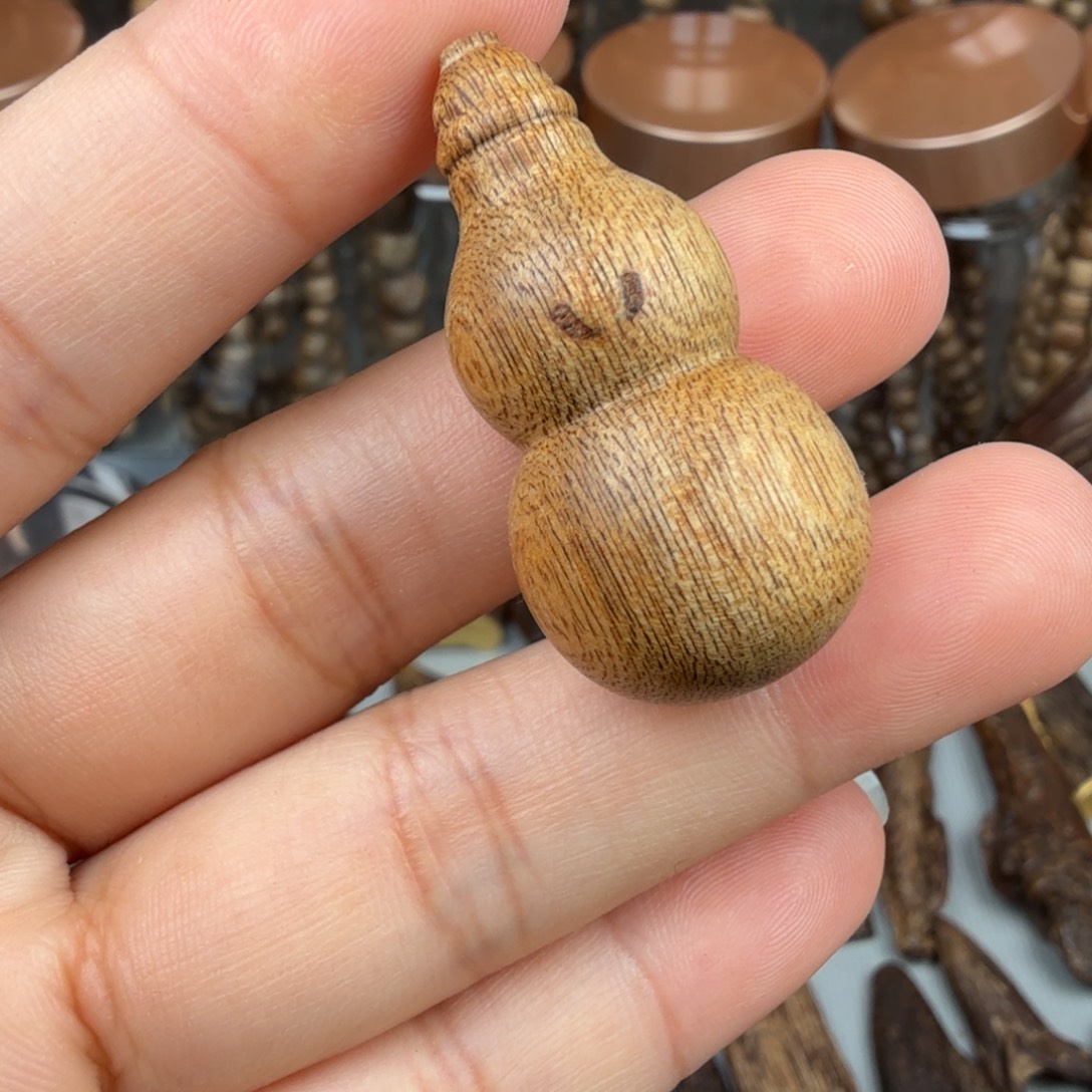 沉香沉香碎屑菩萨棋葫芦 2.6 克