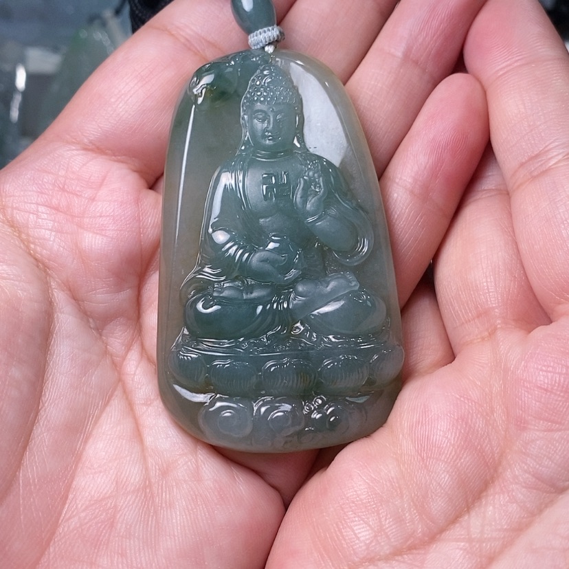 【闪购商品】翡翠颈饰未镶嵌幸****孩。