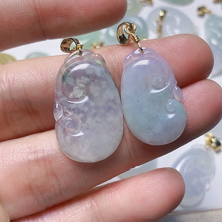 喜***着翡翠未镶嵌颈饰天然A货翡翠