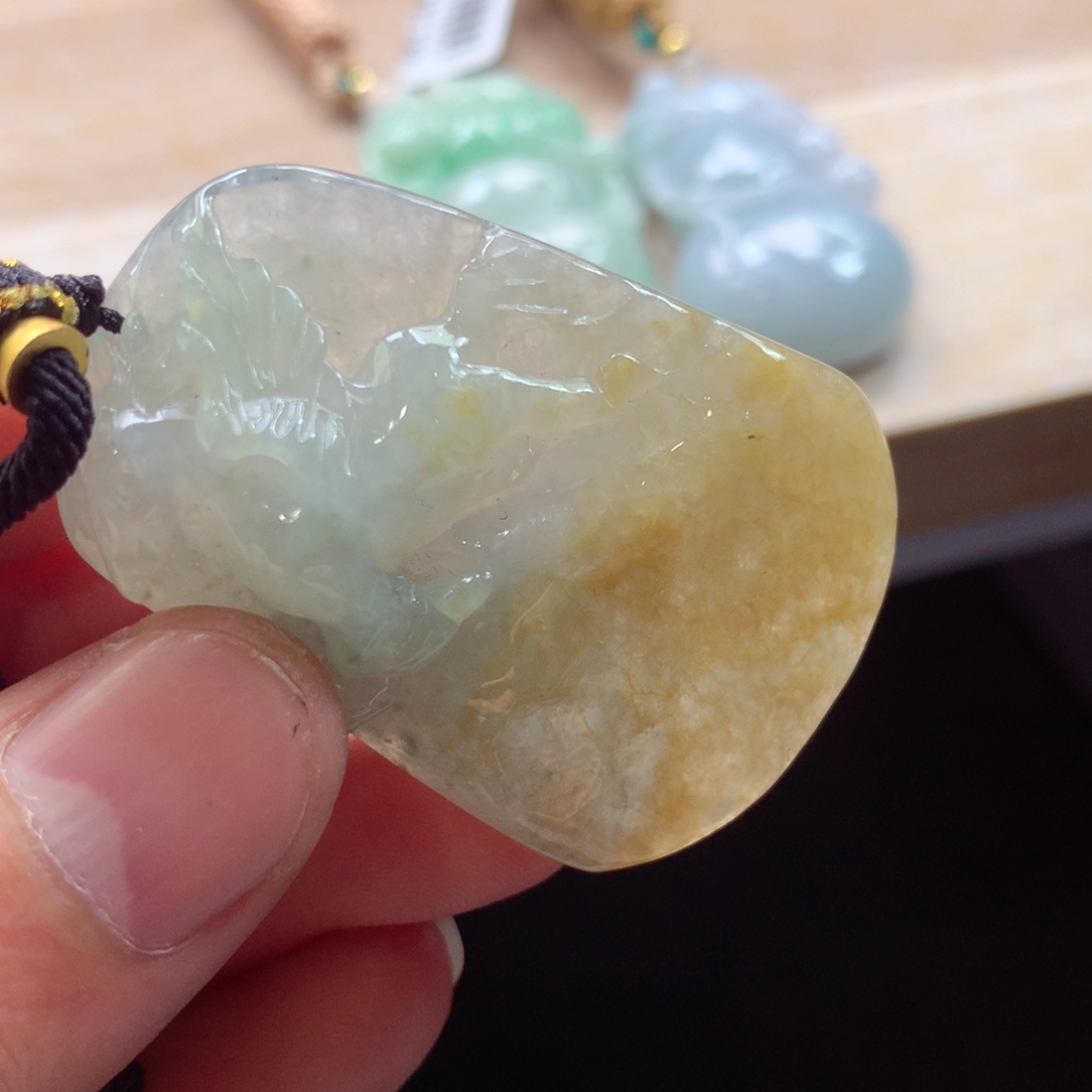 翡翠未镶嵌颈饰吊坠