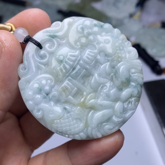 翡翠未镶嵌颈饰翡翠