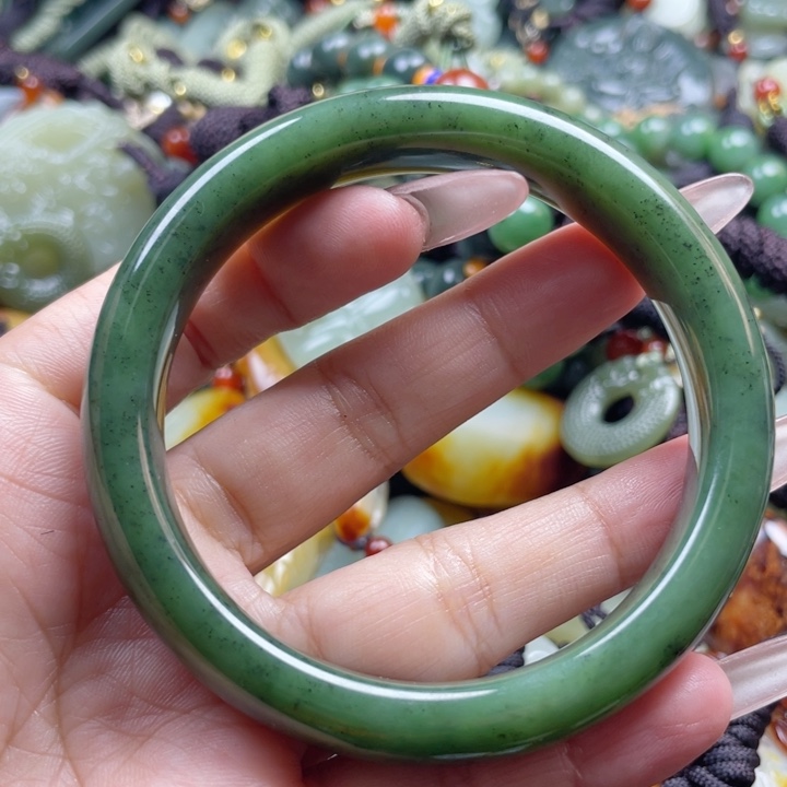 和田玉颈饰未镶嵌60