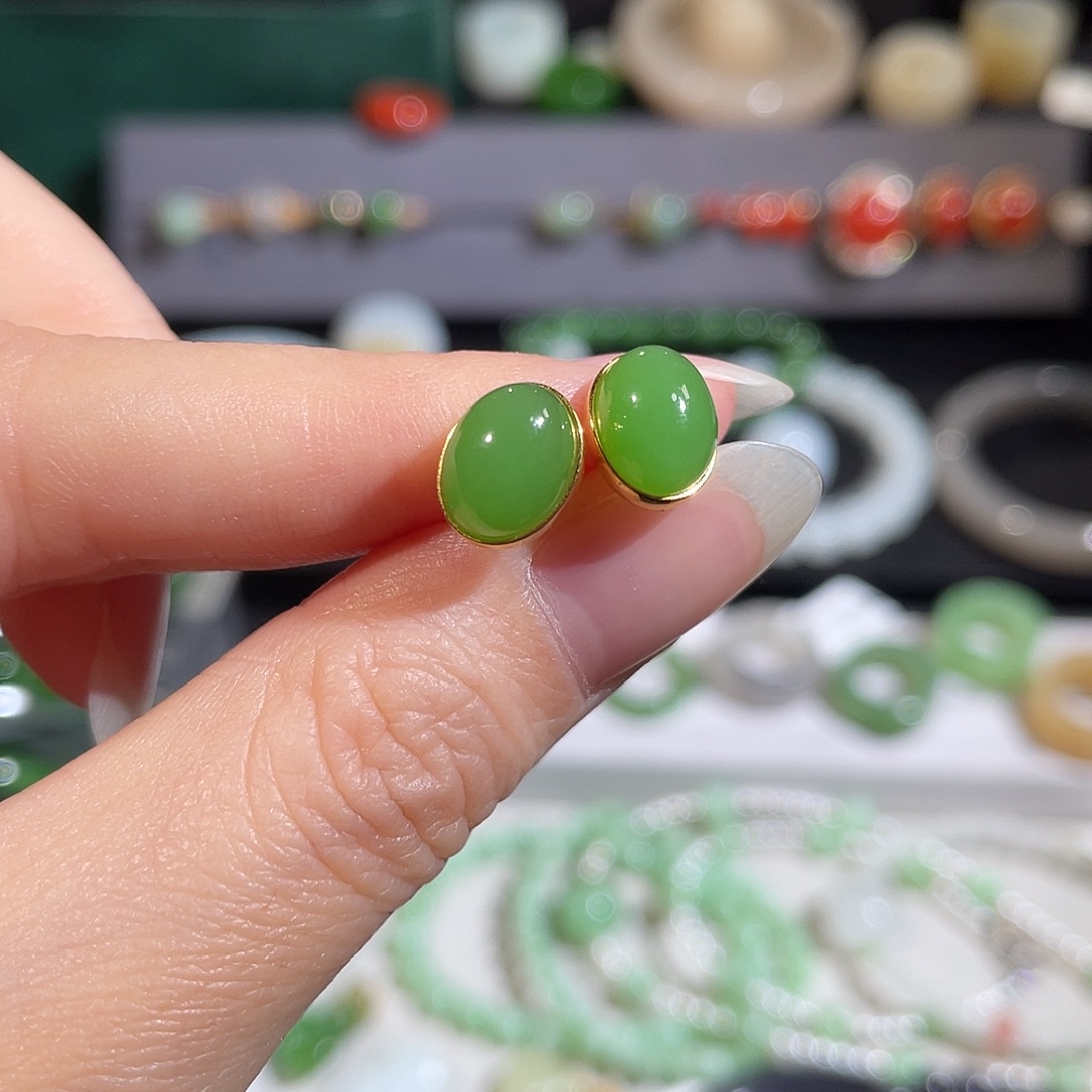 和田玉（碧玉）18K金镶嵌耳饰