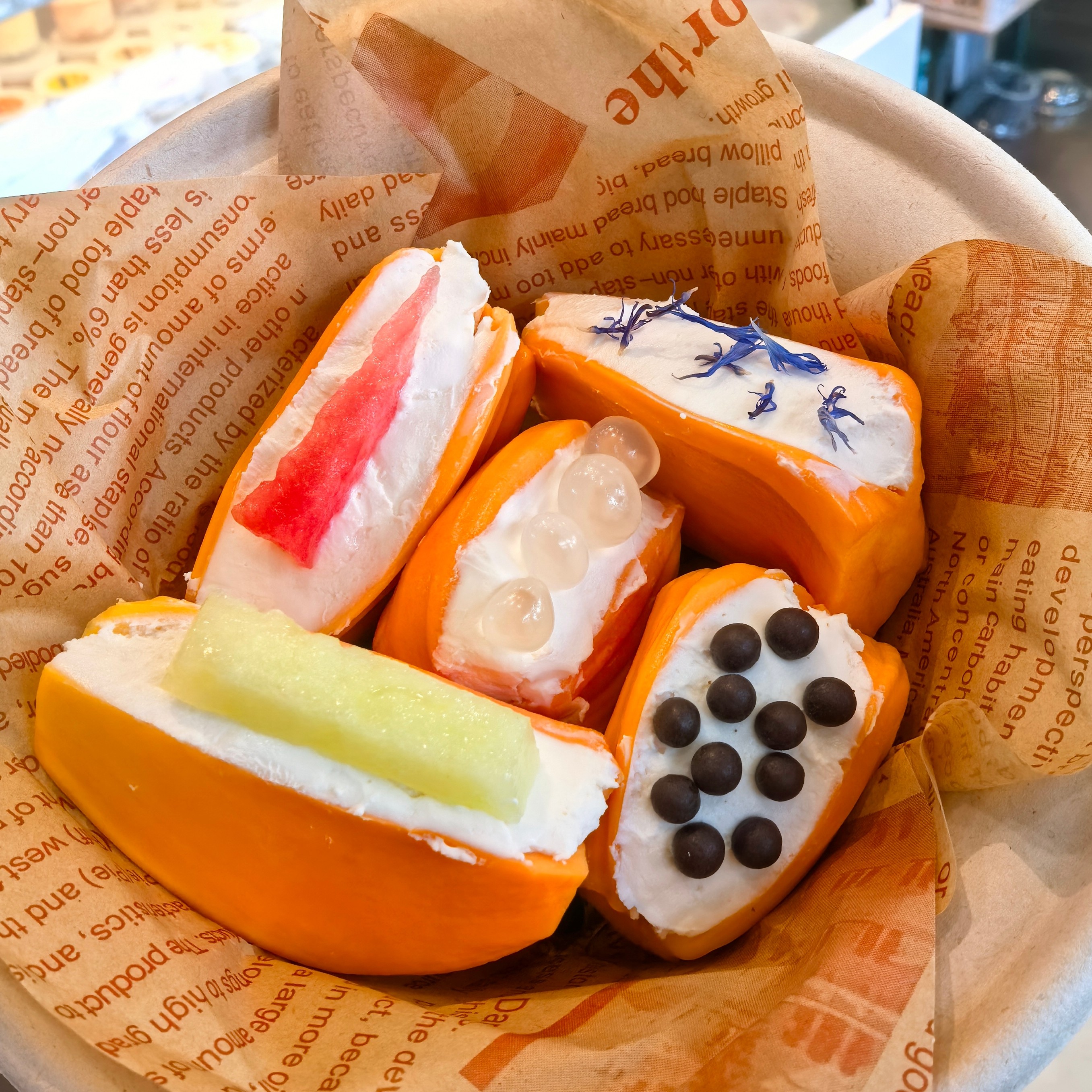 果切印尼红肉菠萝蜜夹干噎酸奶一盒150克左右