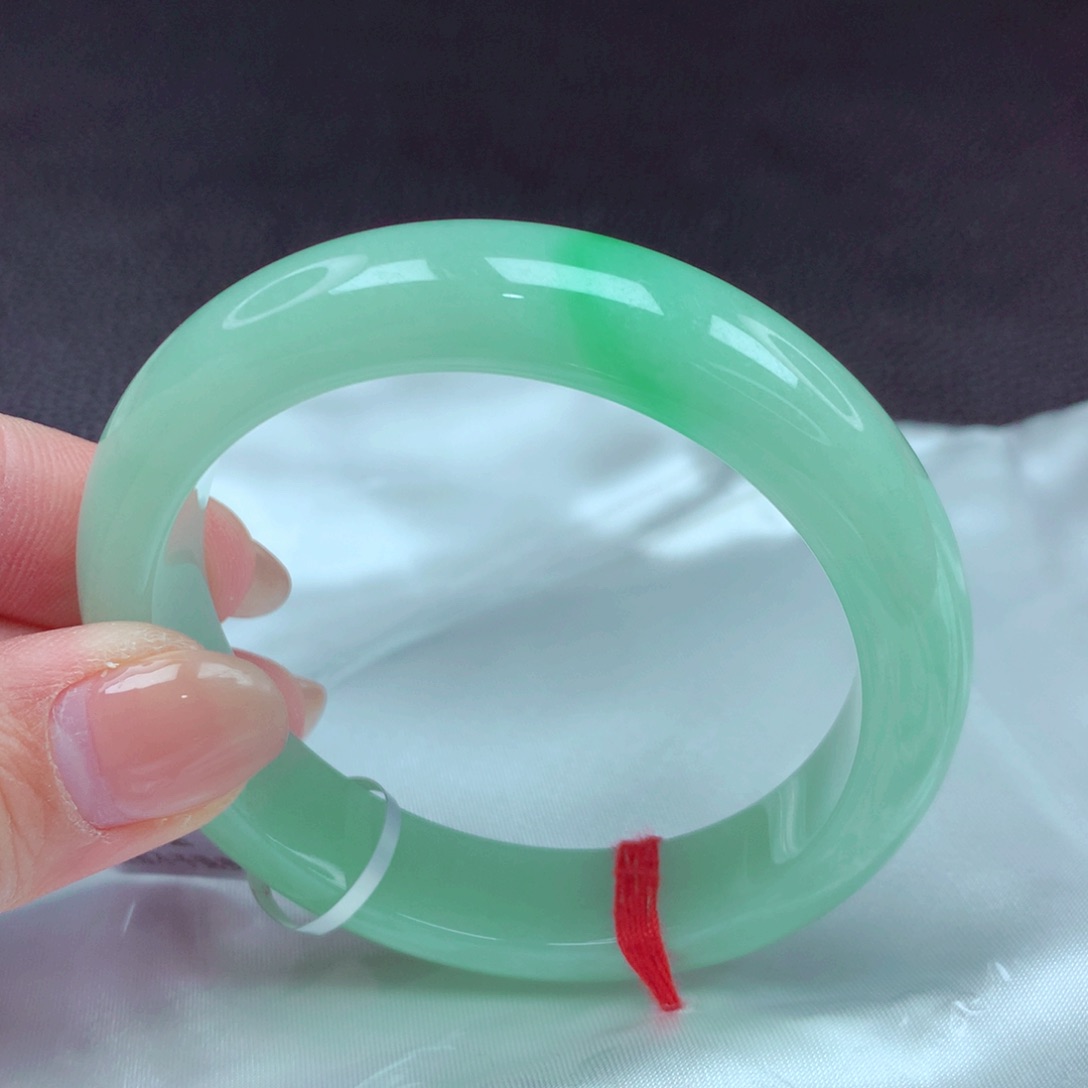 翡翠手镯未镶嵌手镯88