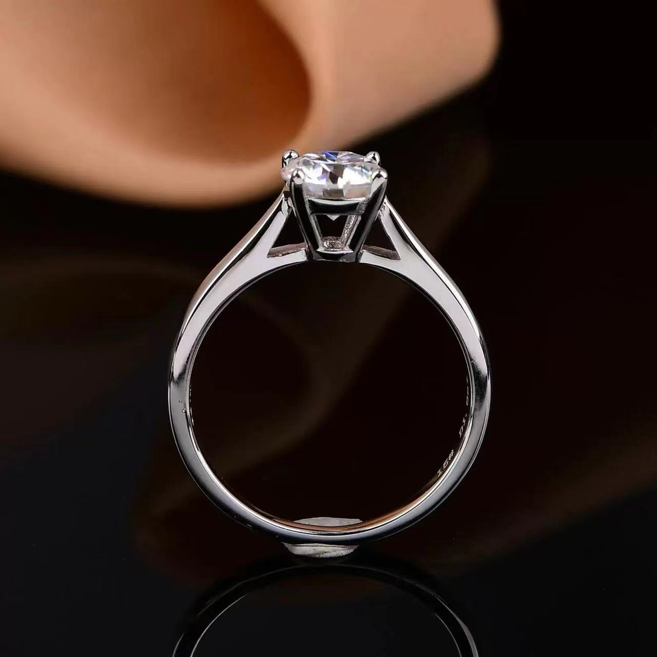 925银莫桑石银制品 周家四爪50分-2克拉轻奢订婚经典