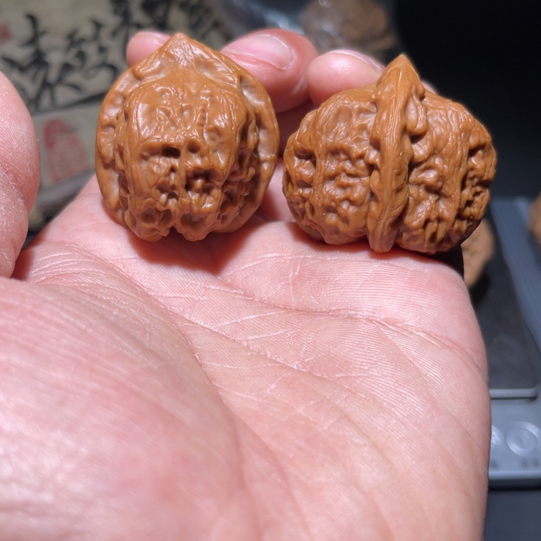 文玩核桃把件40野生御龙金樽