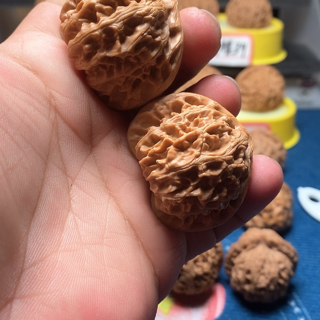 文玩核桃吊坠修尖张老二宫灯