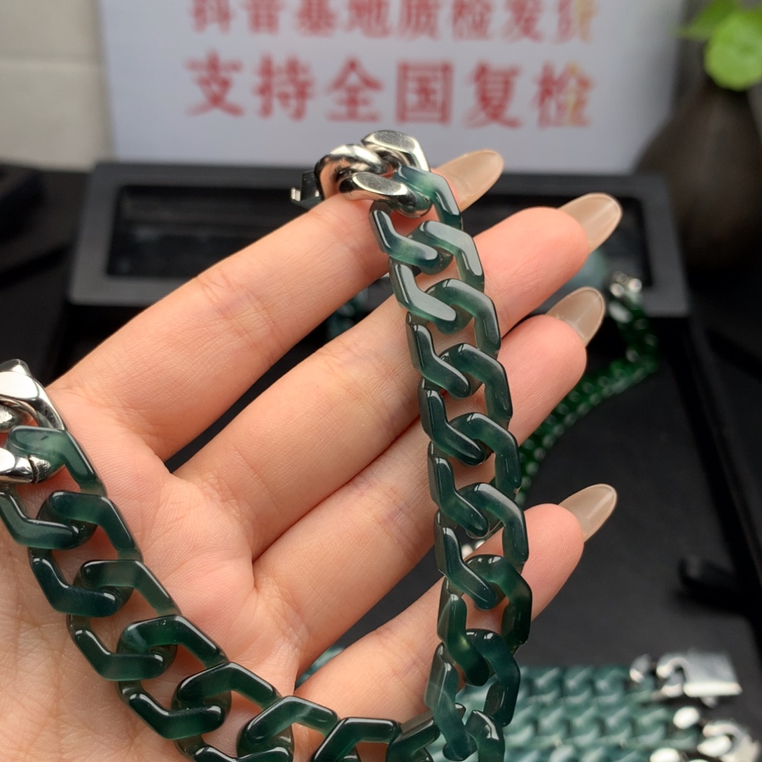 吉***赵翡翠未镶嵌手链000002