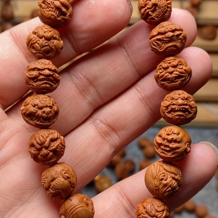 桃核雕刻生肖恶僧