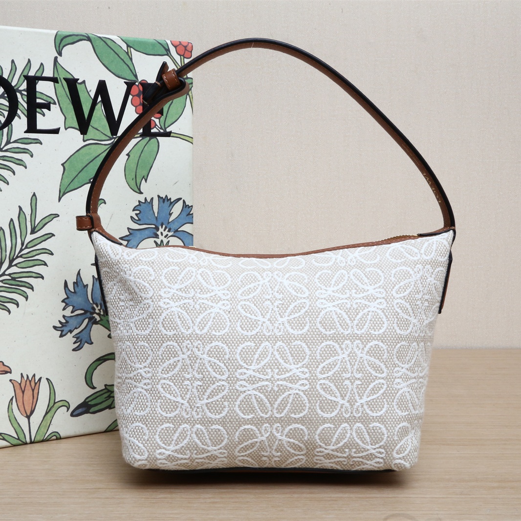 95新 LOEWE/罗意威 【小花Han】饭盒包 小号 大logo 米白色 帆布