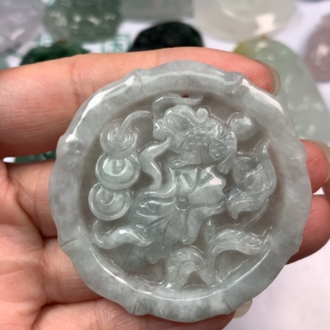 翡翠颈饰未镶嵌翡翠