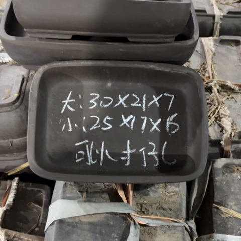 100-8。  微瑕。       