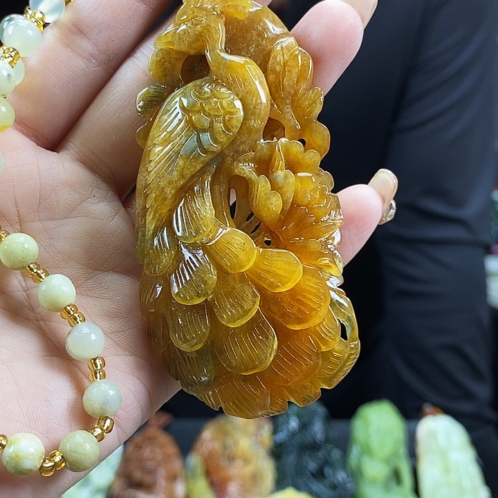 蛇纹石玉吊坠未镶嵌