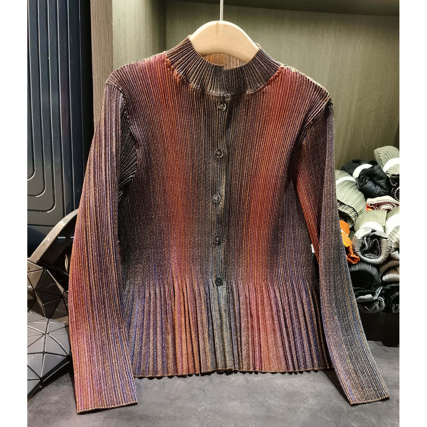 复古高级感渐变撞色晕染单排扣衬衫春季新款百搭立领长袖上衣女