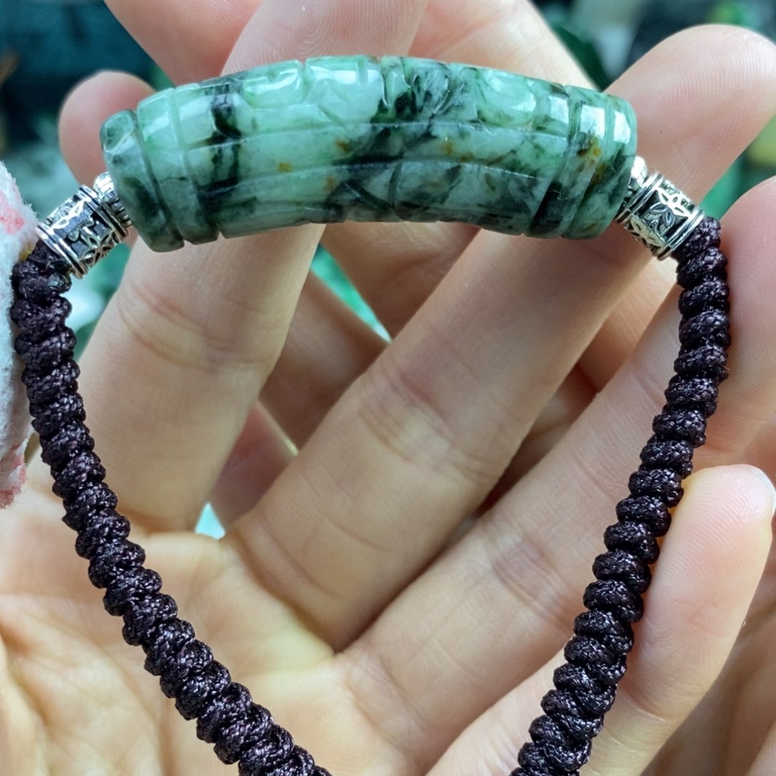 翡翠颈饰未镶嵌吊坠