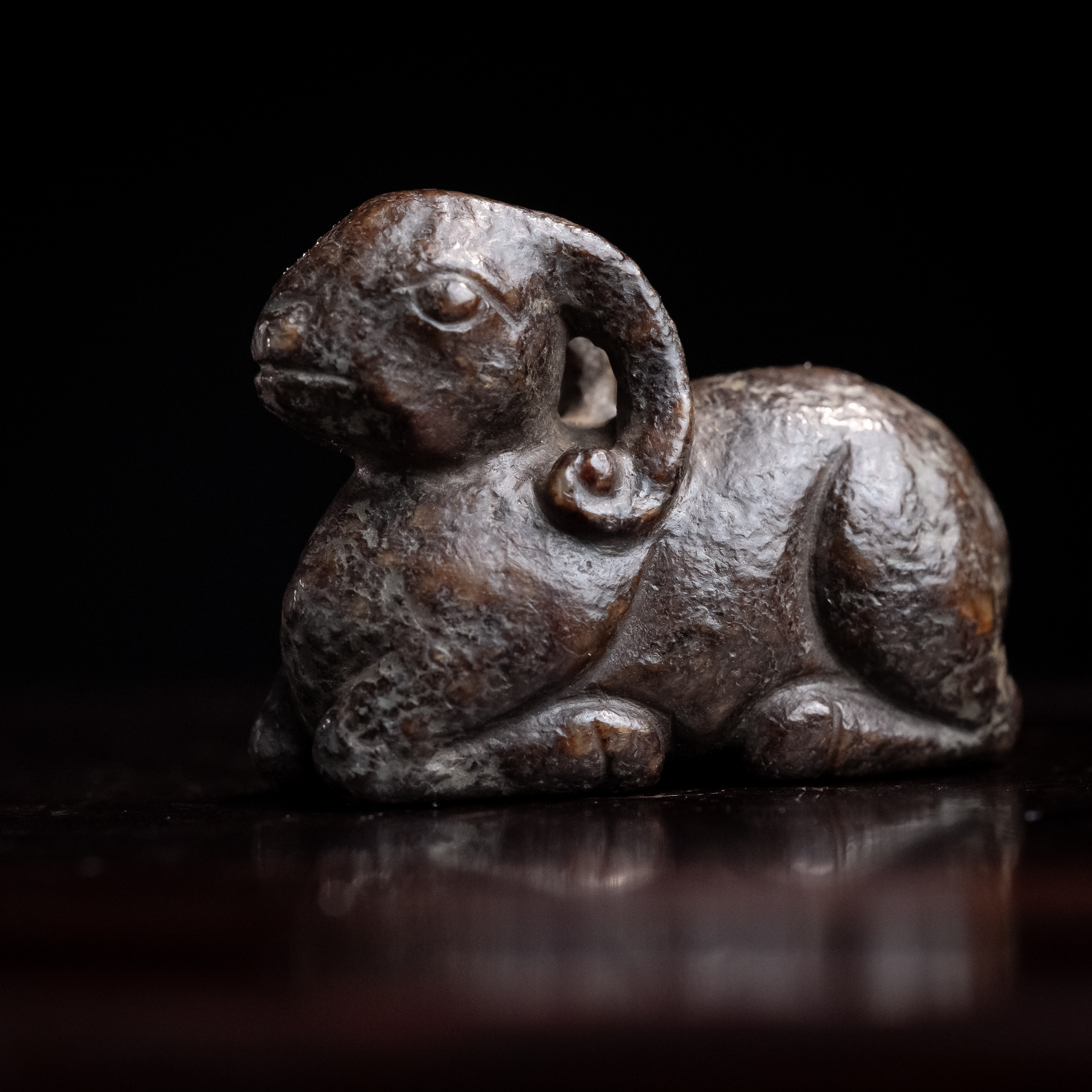 1895明代和田玉卧羊把件2588