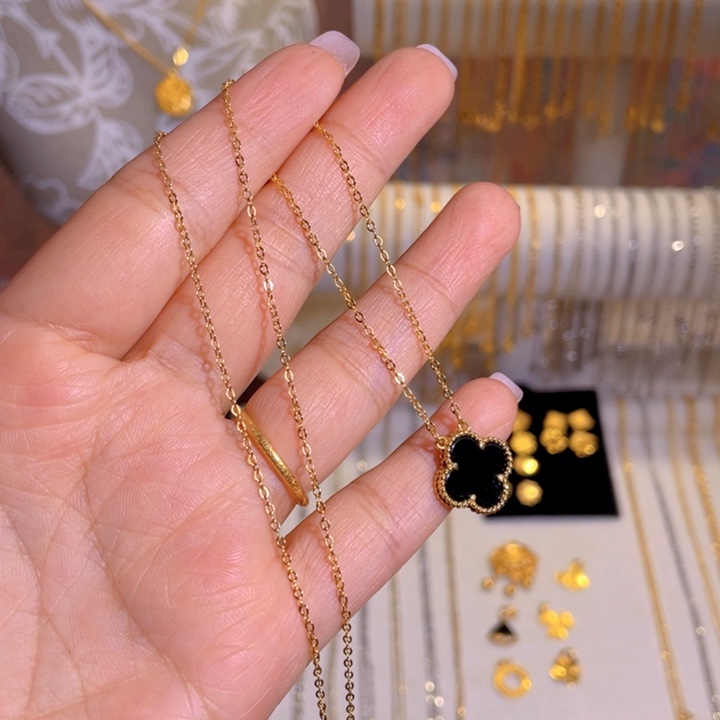 悦****一一黑色四叶草套链