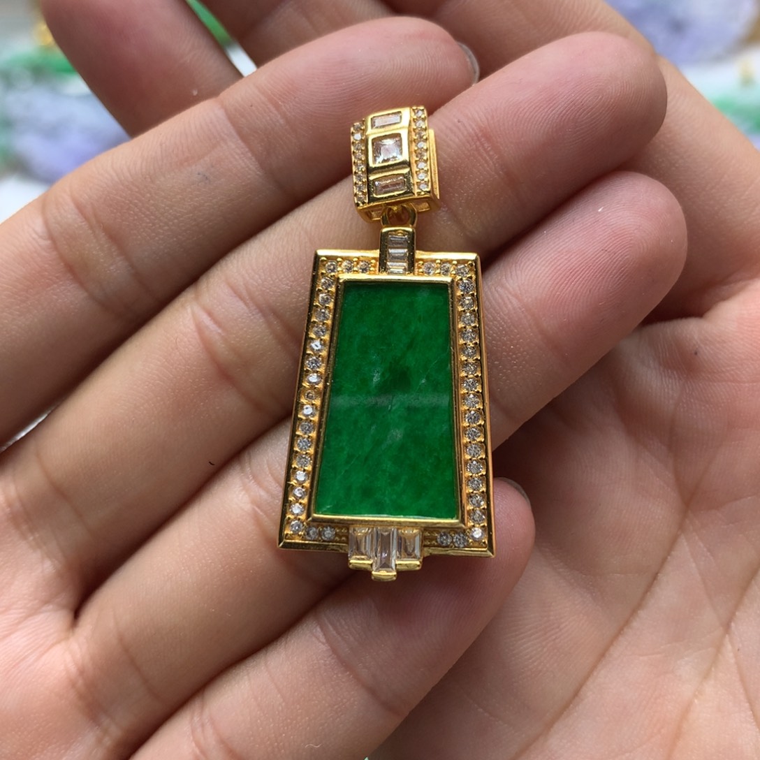 翡翠未镶嵌颈饰翡翠