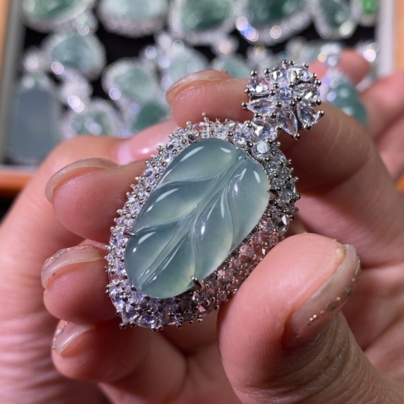 【闪购商品】翡翠颈饰未镶嵌椿*天然