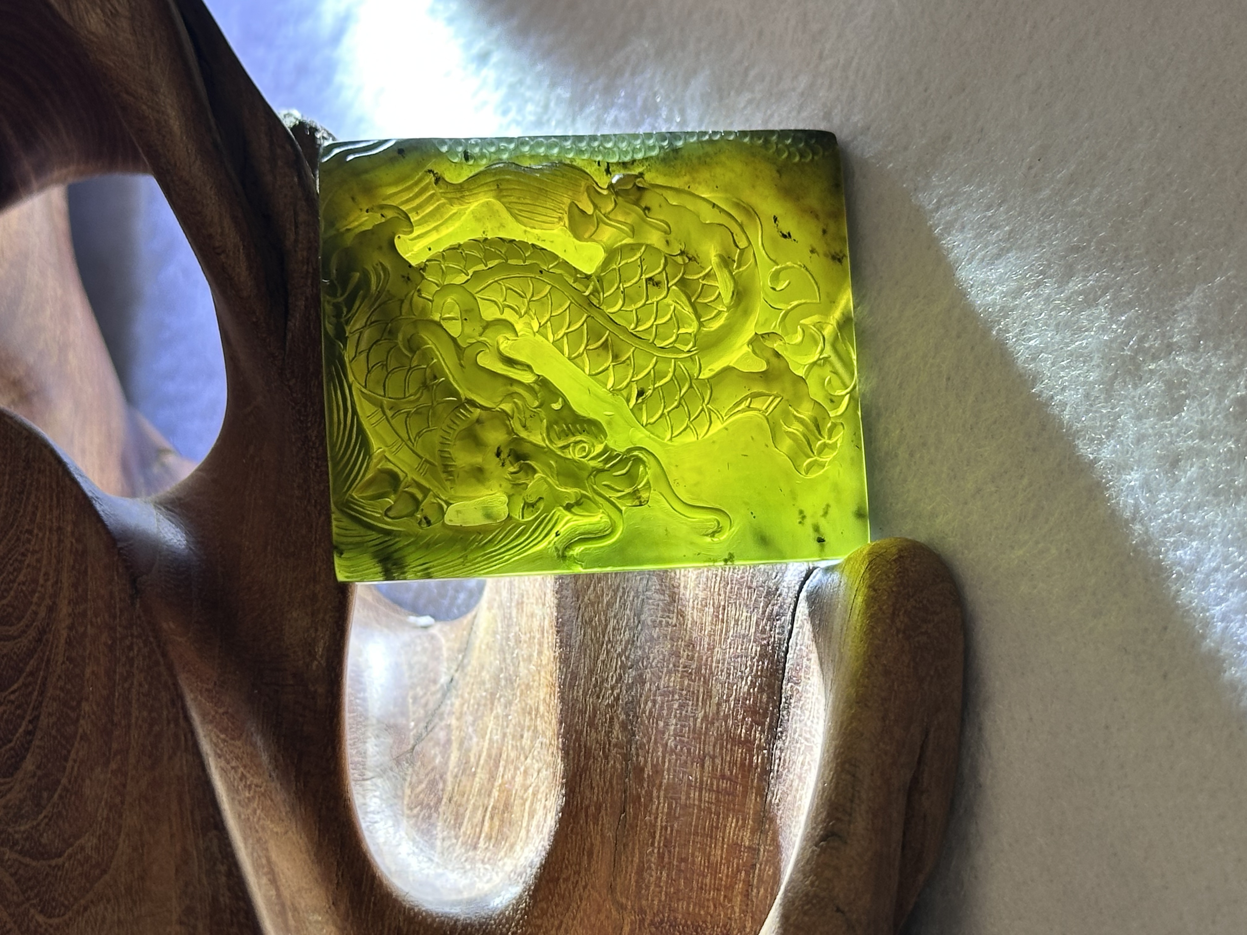 泰山玉（蛇纹石）紫檀精雕 富贵龙牌手工精雕霸气十足