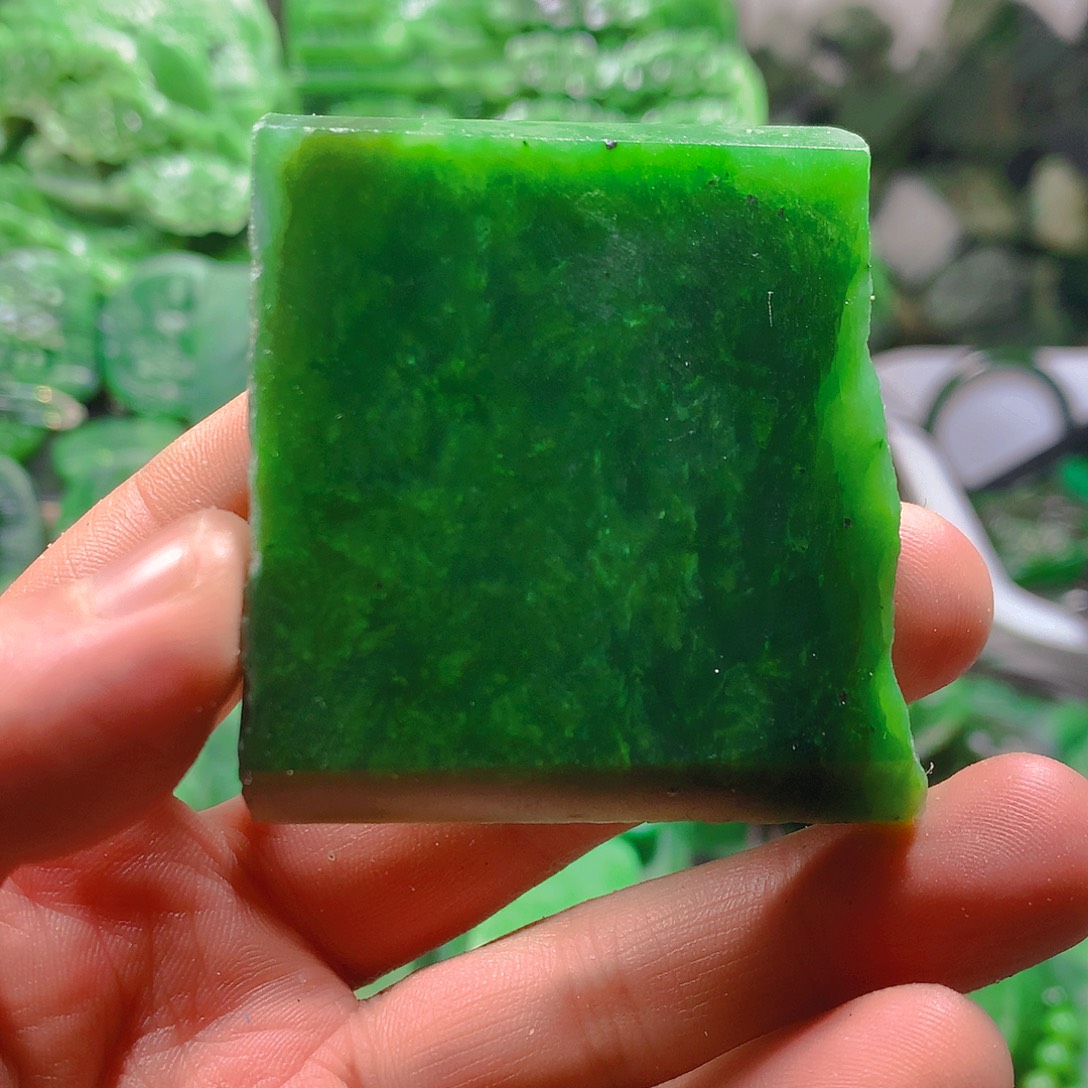 和田玉（碧玉）未镶嵌珠宝奇石