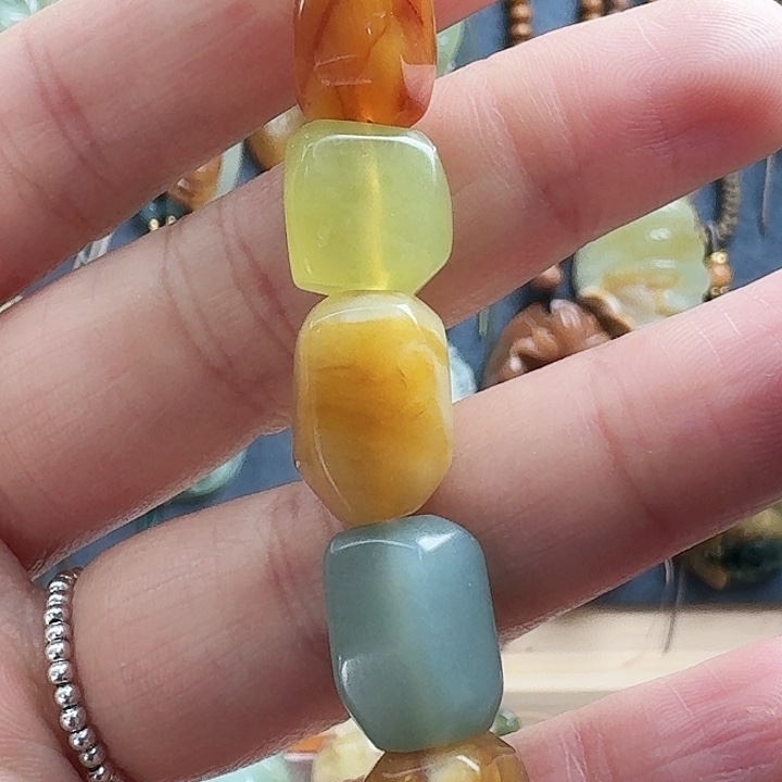 未镶嵌蛇纹石玉手链小****强
