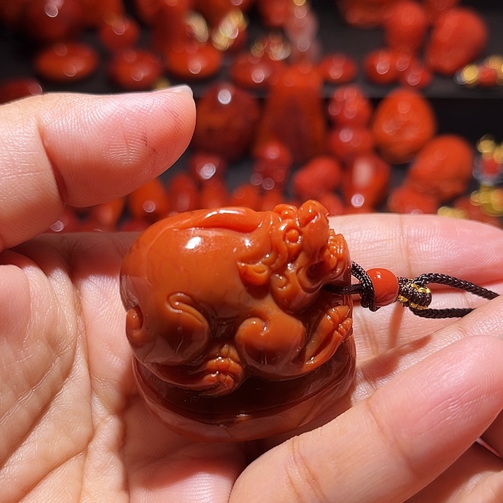 停***泊南红玛瑙未镶嵌配饰貔貅