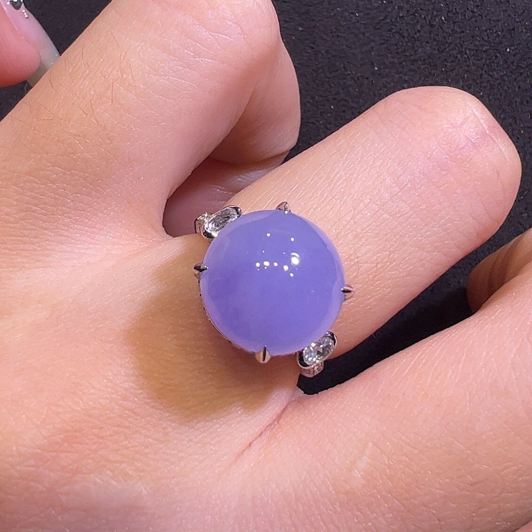 翡翠18K金镶嵌戒指蛋面