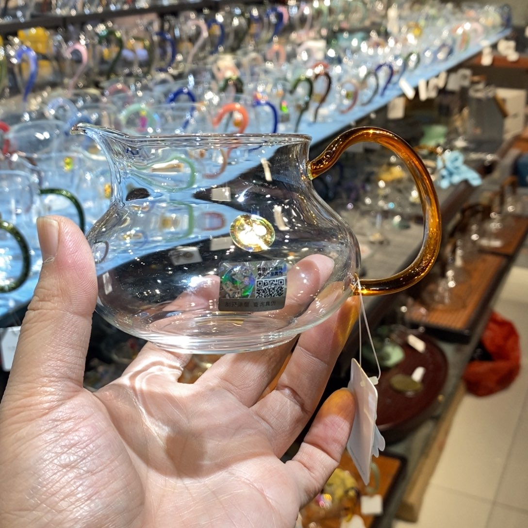 事***.禾器在哪里上班呀禾器真的很好看哦