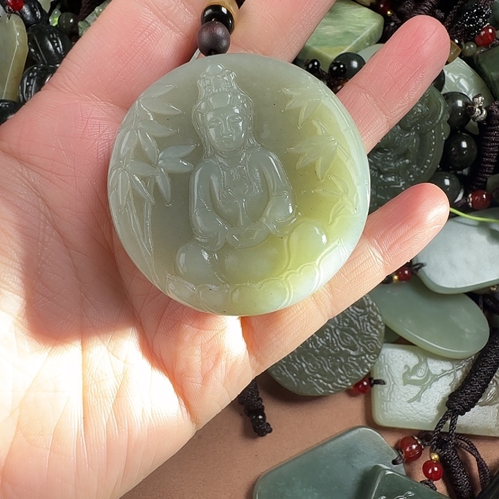 和田玉颈饰未镶嵌