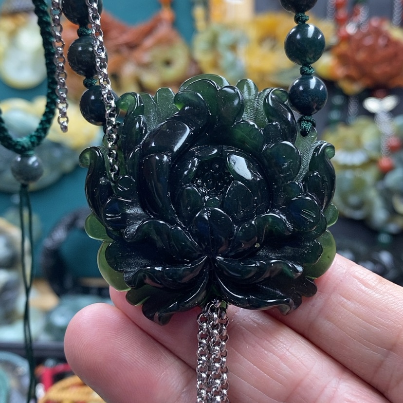 【闪购商品】蛇纹石玉未镶嵌吊坠