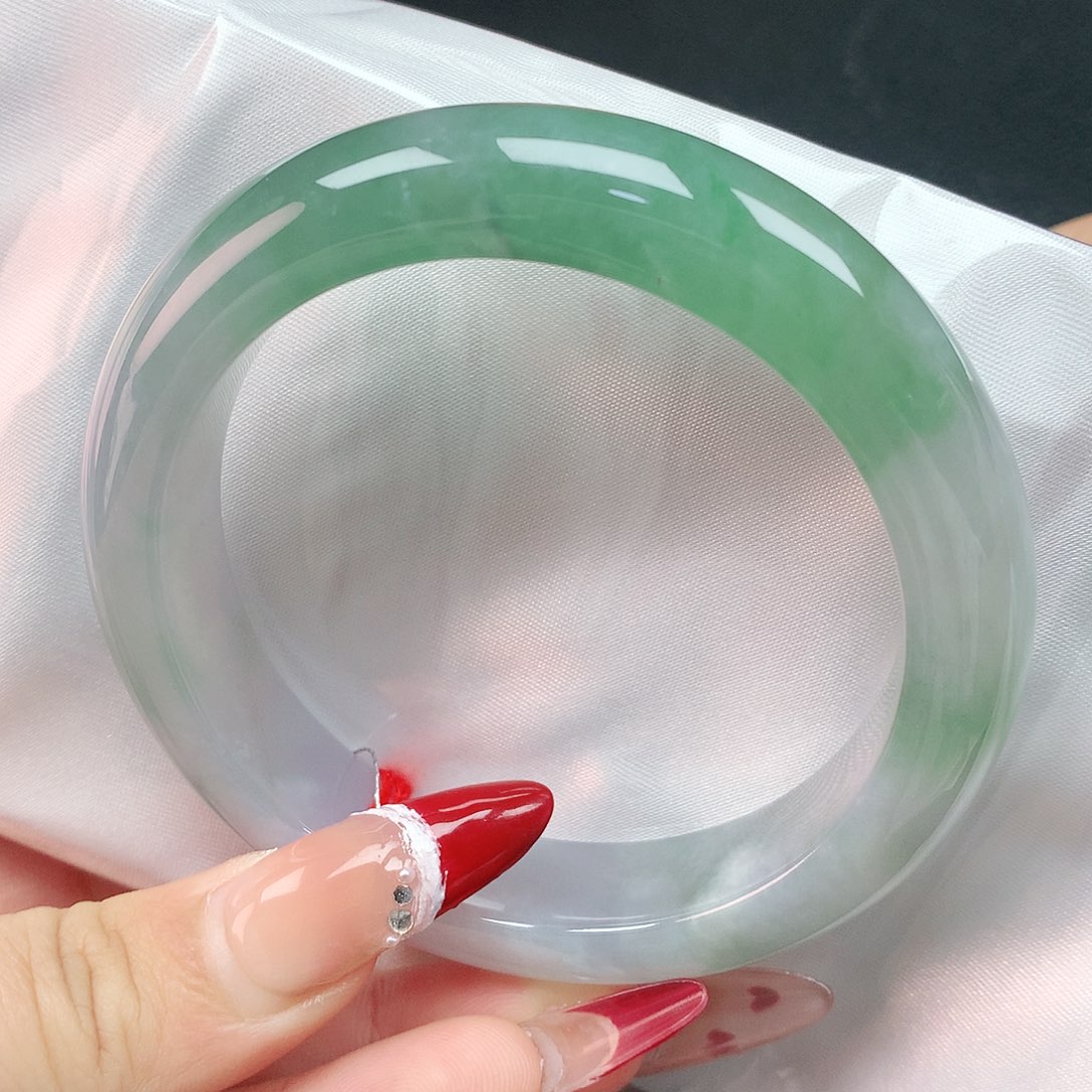 翡翠手镯未镶嵌57圈