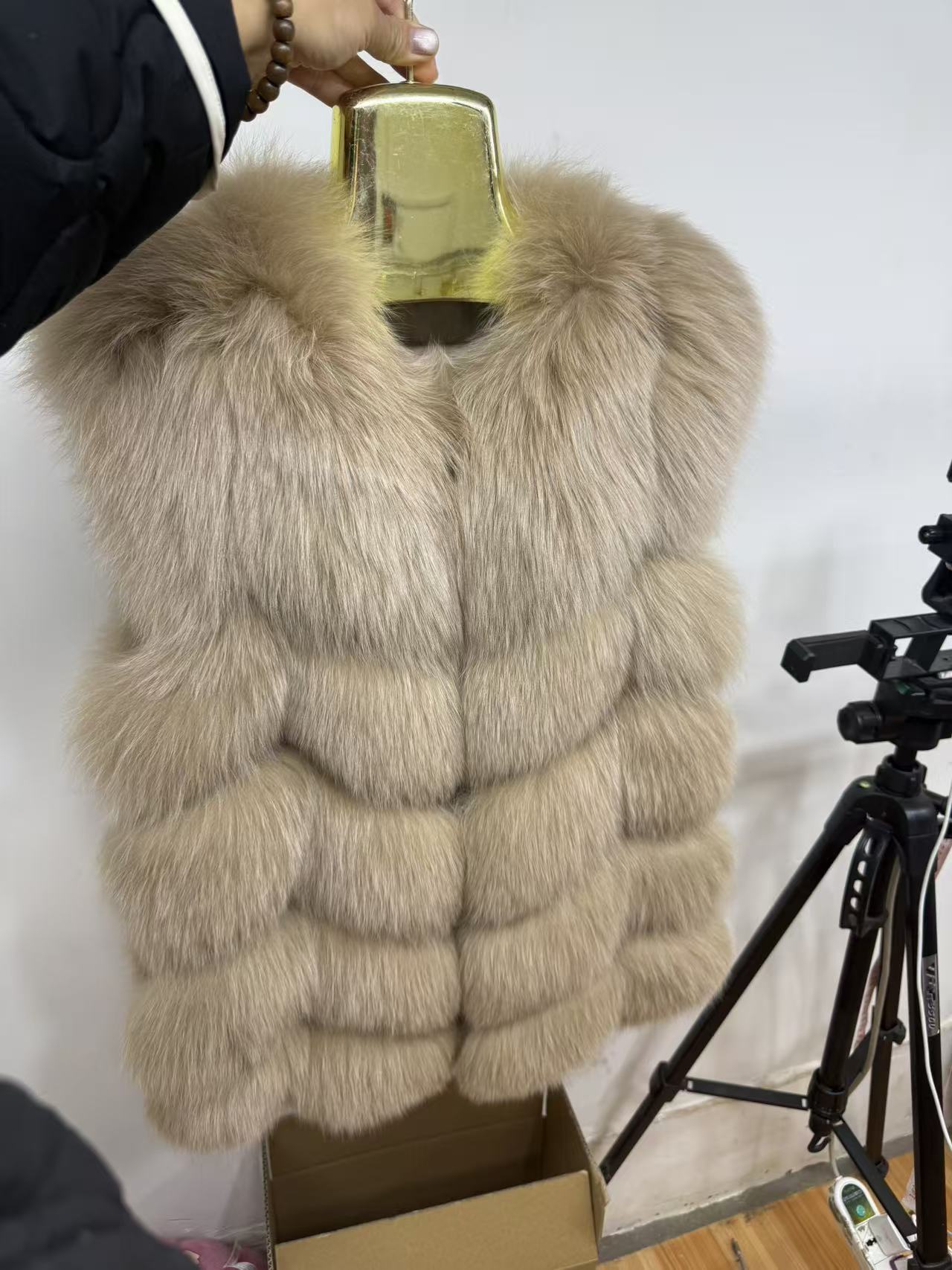 2025年火爆面包块加长狐狸毛韩版真皮草马甲坎肩背心