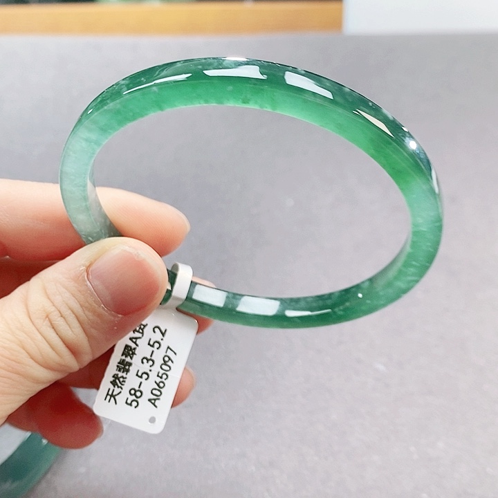 【闪购商品】翡翠手镯（圆镯）未镶嵌