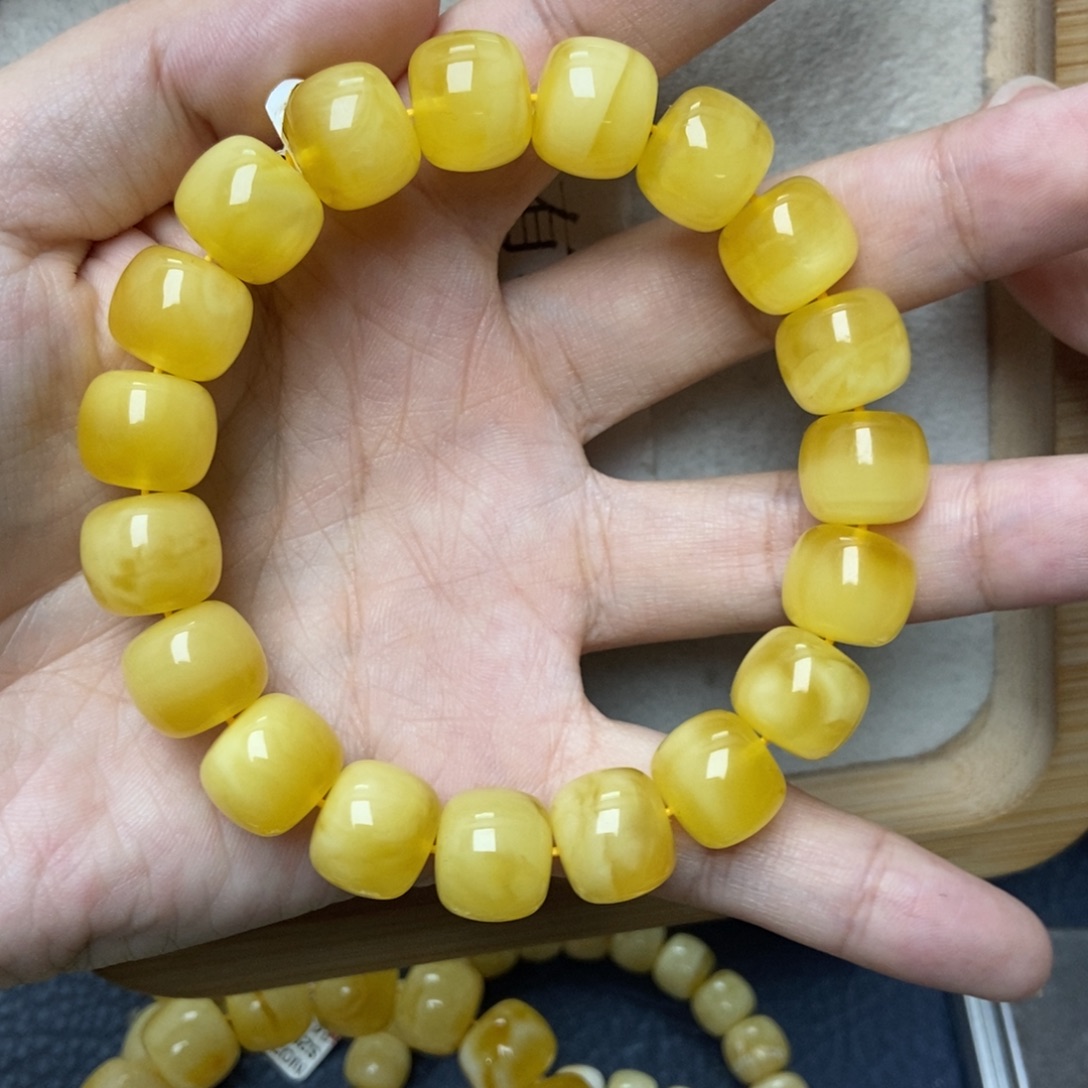 蜜蜡未镶嵌珠宝奇石26